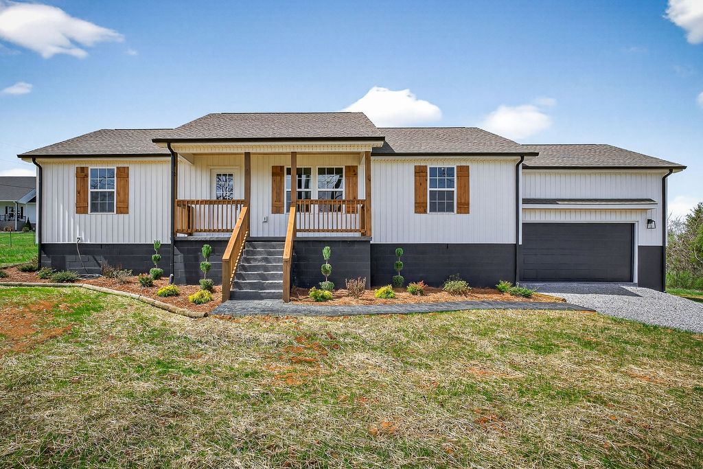 1621 Mike Muncey Rd, Mcminnville, TN 37110