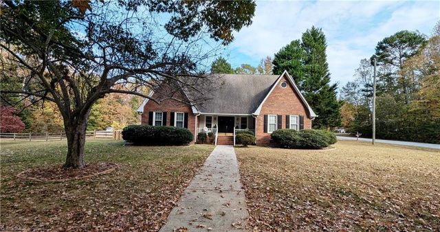 222 Shallowbrook Drive, Advance, NC 27006