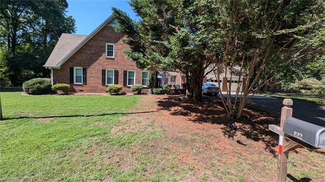 222 Shallowbrook Drive, Advance, NC 27006