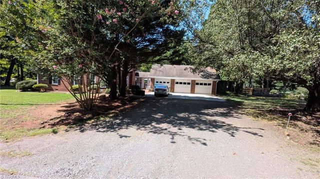 222 Shallowbrook Drive, Advance, NC 27006