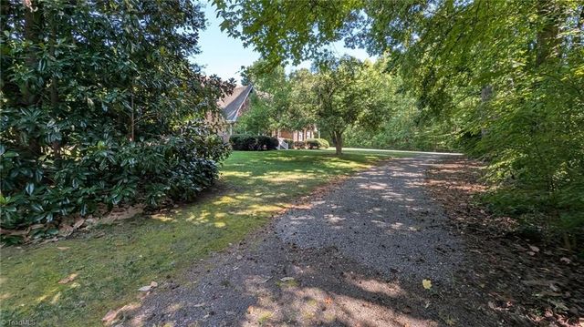 222 Shallowbrook Drive, Advance, NC 27006
