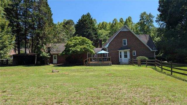 222 Shallowbrook Drive, Advance, NC 27006