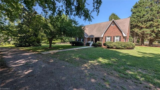 222 Shallowbrook Drive, Advance, NC 27006