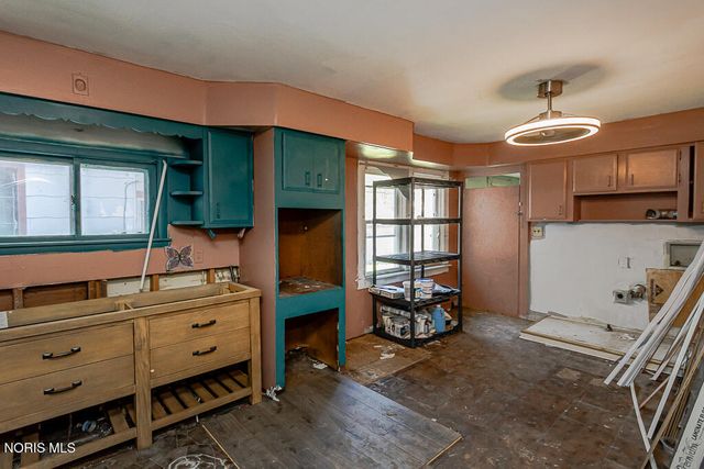516 Geneva Avenue, Toledo, OH 43609