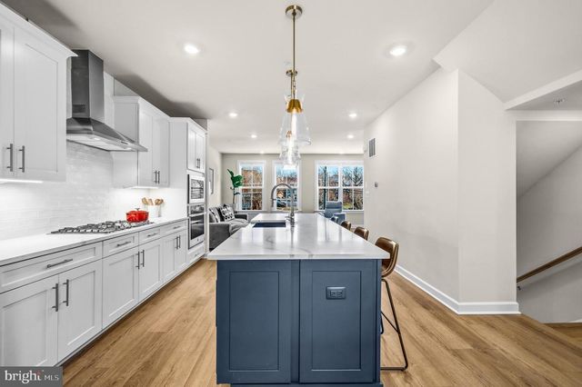 820 S GREENBRIER ST, Arlington, VA 22204