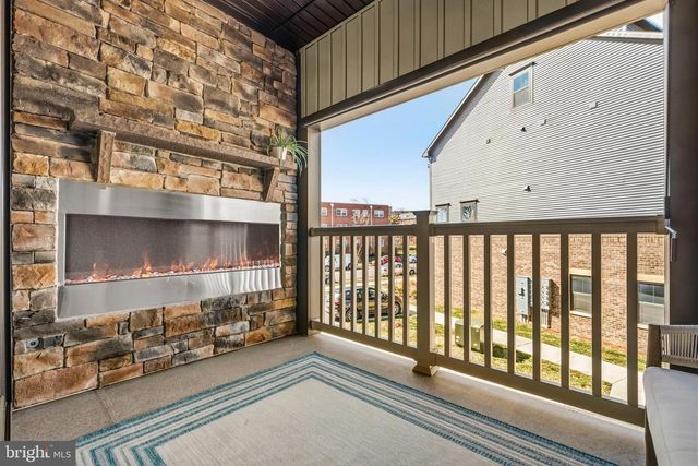 820 S GREENBRIER ST, Arlington, VA 22204