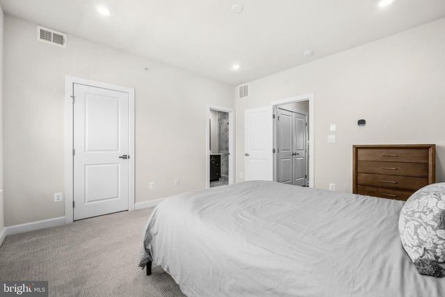 820 S GREENBRIER ST, Arlington, VA 22204