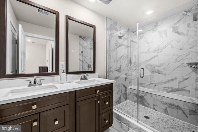 820 S GREENBRIER ST, Arlington, VA 22204