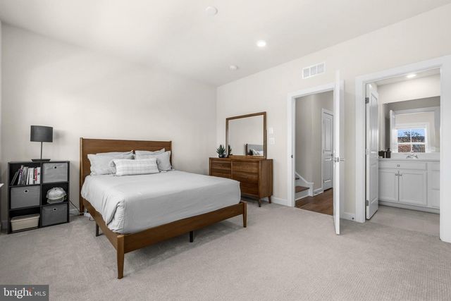 820 S GREENBRIER ST, Arlington, VA 22204