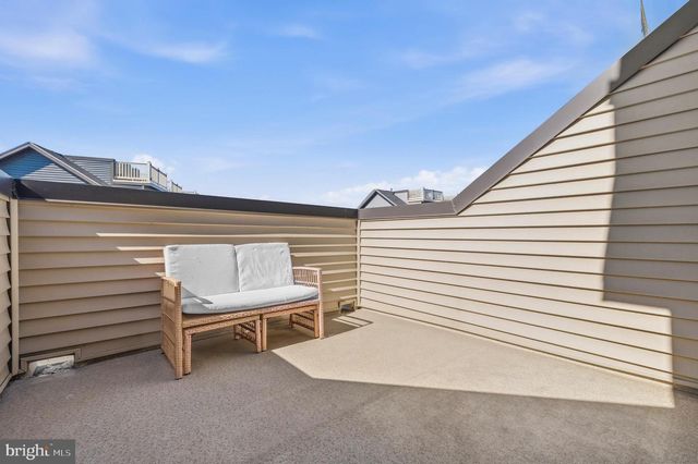 820 S GREENBRIER ST, Arlington, VA 22204