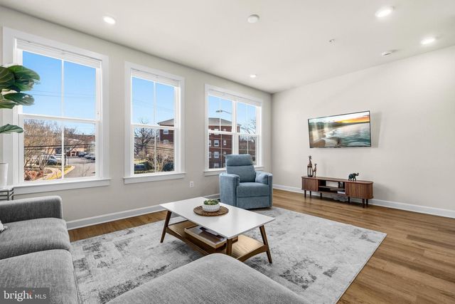 820 S GREENBRIER ST, Arlington, VA 22204