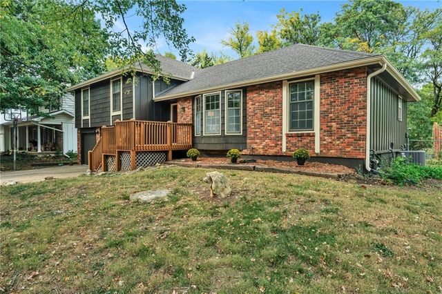 2556 Jasu Drive, Lawrence, KS 66046