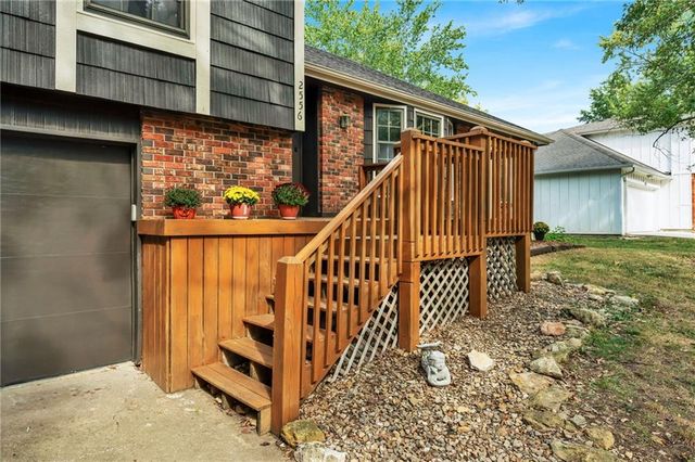 2556 Jasu Drive, Lawrence, KS 66046