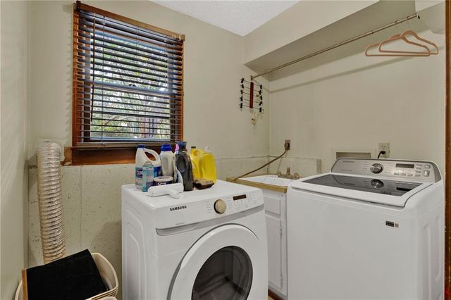 2556 Jasu Drive, Lawrence, KS 66046