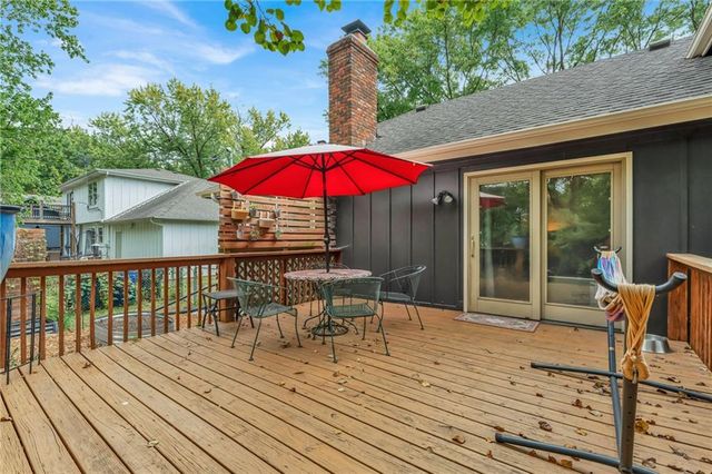 2556 Jasu Drive, Lawrence, KS 66046