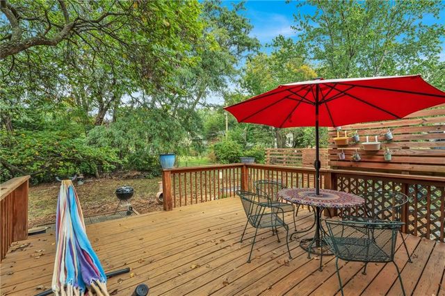 2556 Jasu Drive, Lawrence, KS 66046