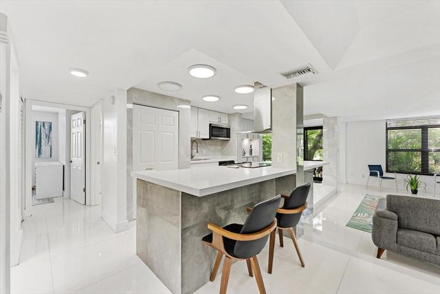 3730 Inverrary Drive 2l, Lauderhill, FL 33319