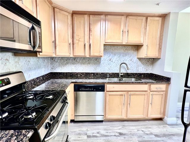 260 East Flamingo Road 202, Las Vegas, NV 89169