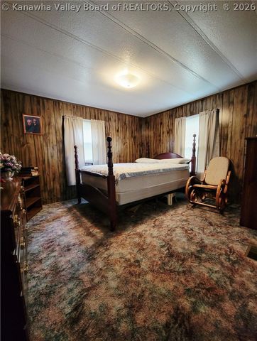 136 Wiseman Street, East Bank, WV 25067