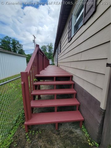 136 Wiseman Street, East Bank, WV 25067