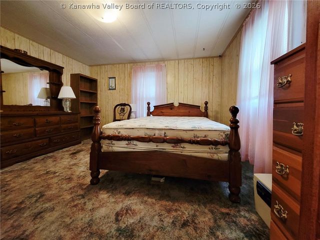 136 Wiseman Street, East Bank, WV 25067