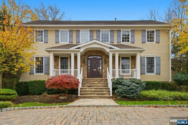 91 Tekening Drive, Tenafly, NJ 07670