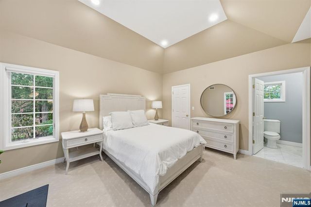 91 Tekening Drive, Tenafly, NJ 07670