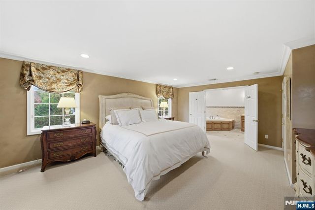 91 Tekening Drive, Tenafly, NJ 07670