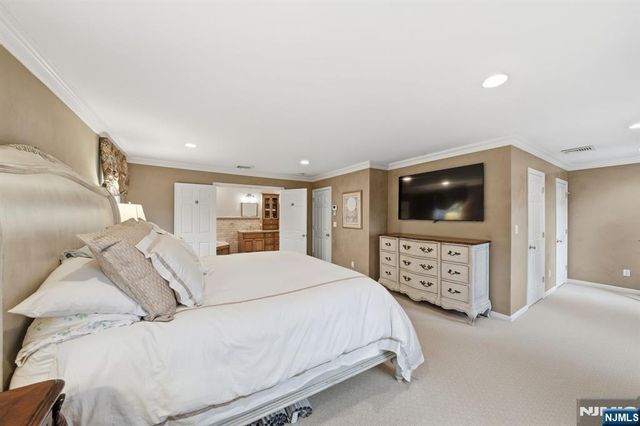 91 Tekening Drive, Tenafly, NJ 07670