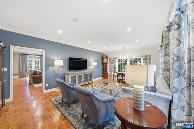 91 Tekening Drive, Tenafly, NJ 07670