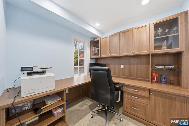 91 Tekening Drive, Tenafly, NJ 07670