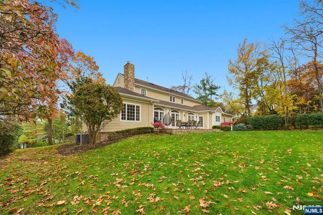 91 Tekening Drive, Tenafly, NJ 07670