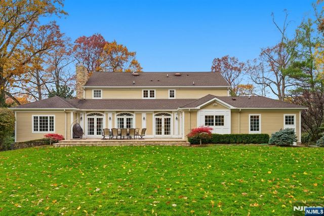 91 Tekening Drive, Tenafly, NJ 07670