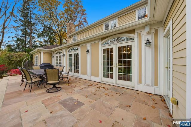 91 Tekening Drive, Tenafly, NJ 07670