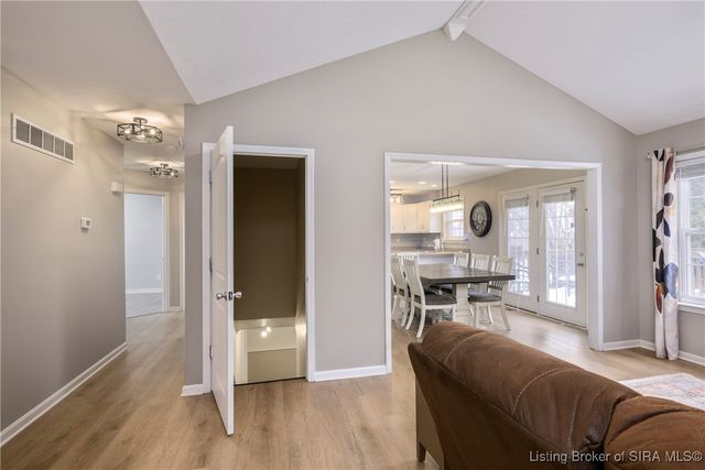 7902 Hillside Drive, Sellersburg, IN 47172