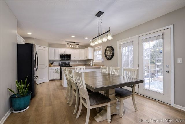 7902 Hillside Drive, Sellersburg, IN 47172