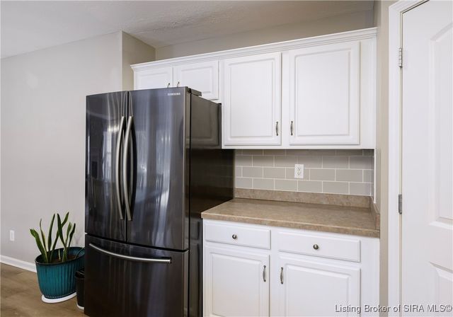 7902 Hillside Drive, Sellersburg, IN 47172