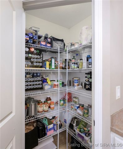 7902 Hillside Drive, Sellersburg, IN 47172