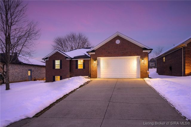 7902 Hillside Drive, Sellersburg, IN 47172