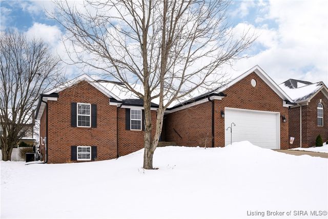 7902 Hillside Drive, Sellersburg, IN 47172