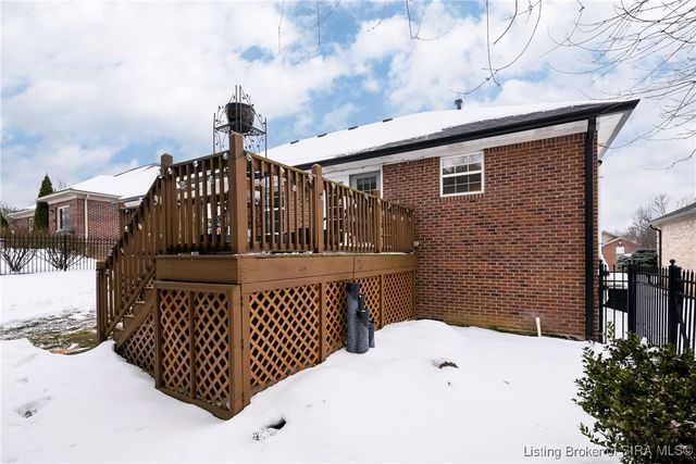 7902 Hillside Drive, Sellersburg, IN 47172