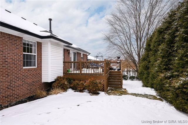 7902 Hillside Drive, Sellersburg, IN 47172