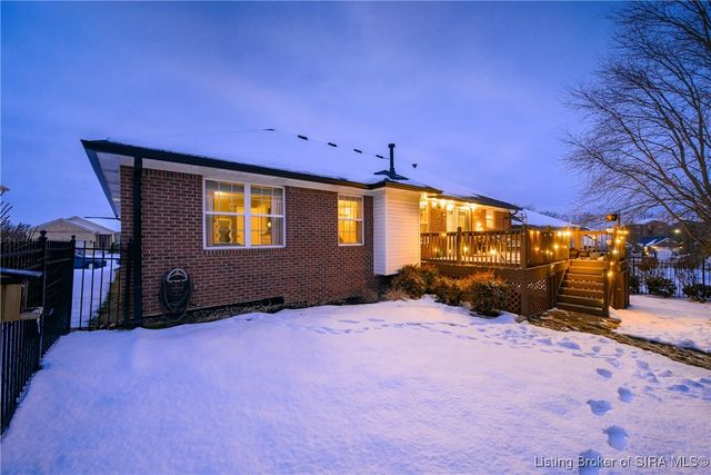 7902 Hillside Drive, Sellersburg, IN 47172