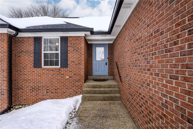 7902 Hillside Drive, Sellersburg, IN 47172