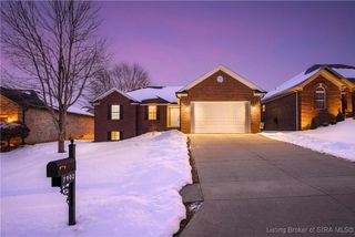 7902 Hillside Drive, Sellersburg, IN 47172