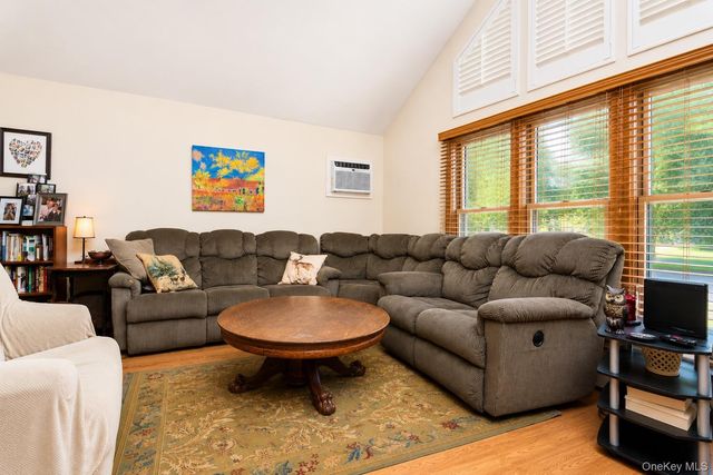 33 Guardian Drive, Mount Sinai, NY 11766