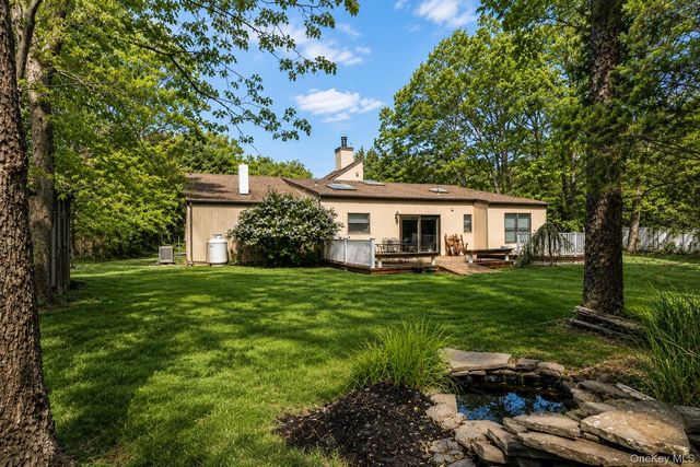 33 Guardian Drive, Mount Sinai, NY 11766