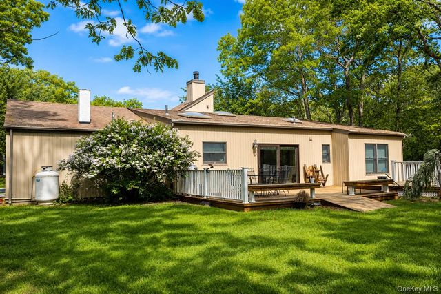 33 Guardian Drive, Mount Sinai, NY 11766