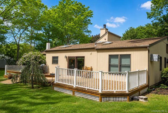 33 Guardian Drive, Mount Sinai, NY 11766