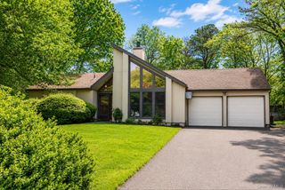 33 Guardian Drive, Mount Sinai, NY 11766